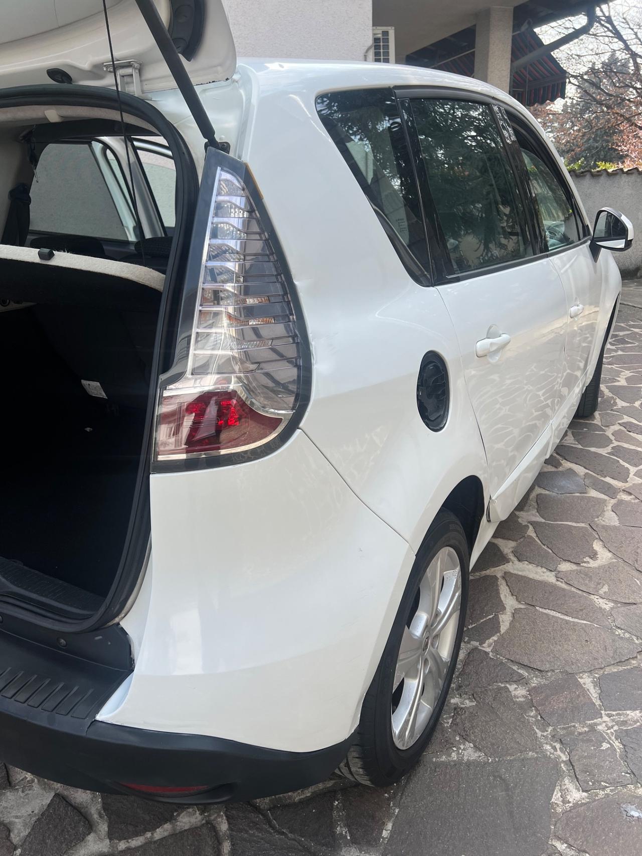 Renault Scenic Scénic X-Mod 1.9 dCi 130CV Dynamique