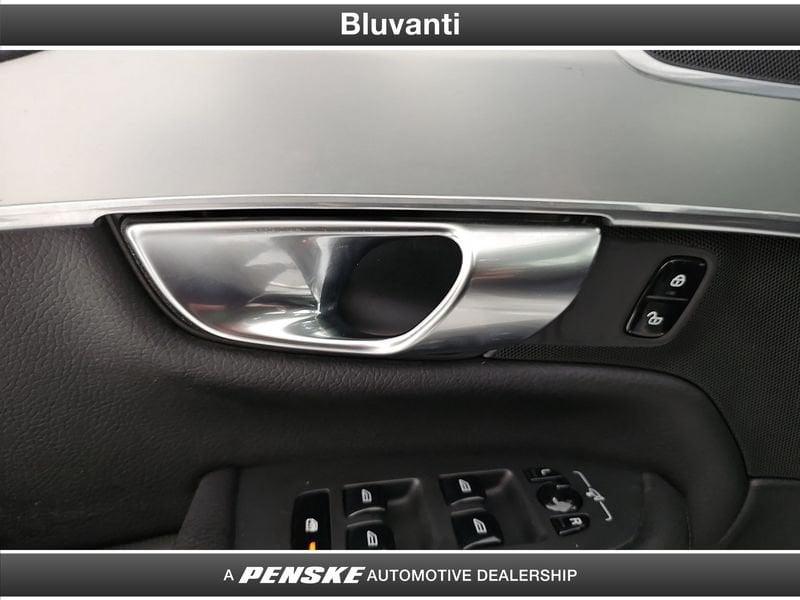 Volvo XC90 D5 AWD Geartronic 7 posti Momentum