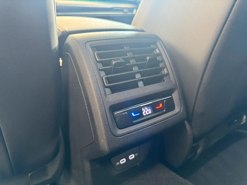 Volkswagen Golf 2.0 tdi R-Line 150cv dsg