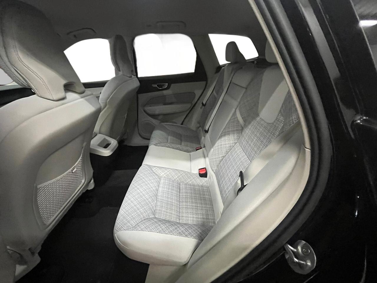 Volvo XC 60 XC60 B4 (d) automatico Core | da €300,50 al mese