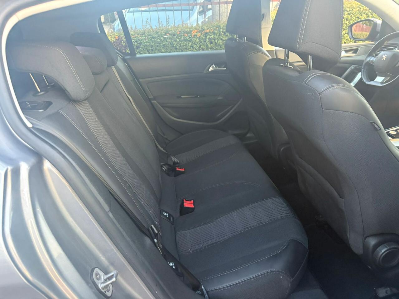 Peugeot 308 BlueHDi 120 S&S EAT6 Allure