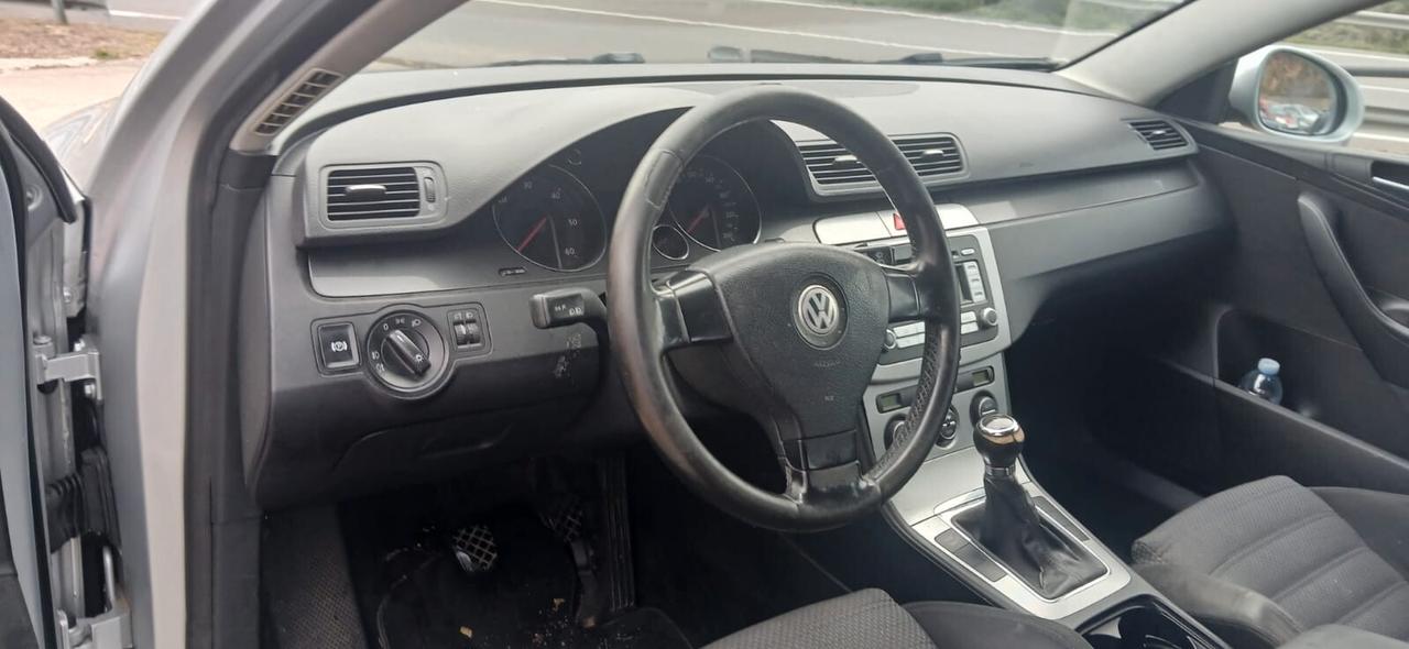 Volkswagen Passat 2.0 TDI SW Highline - 2007