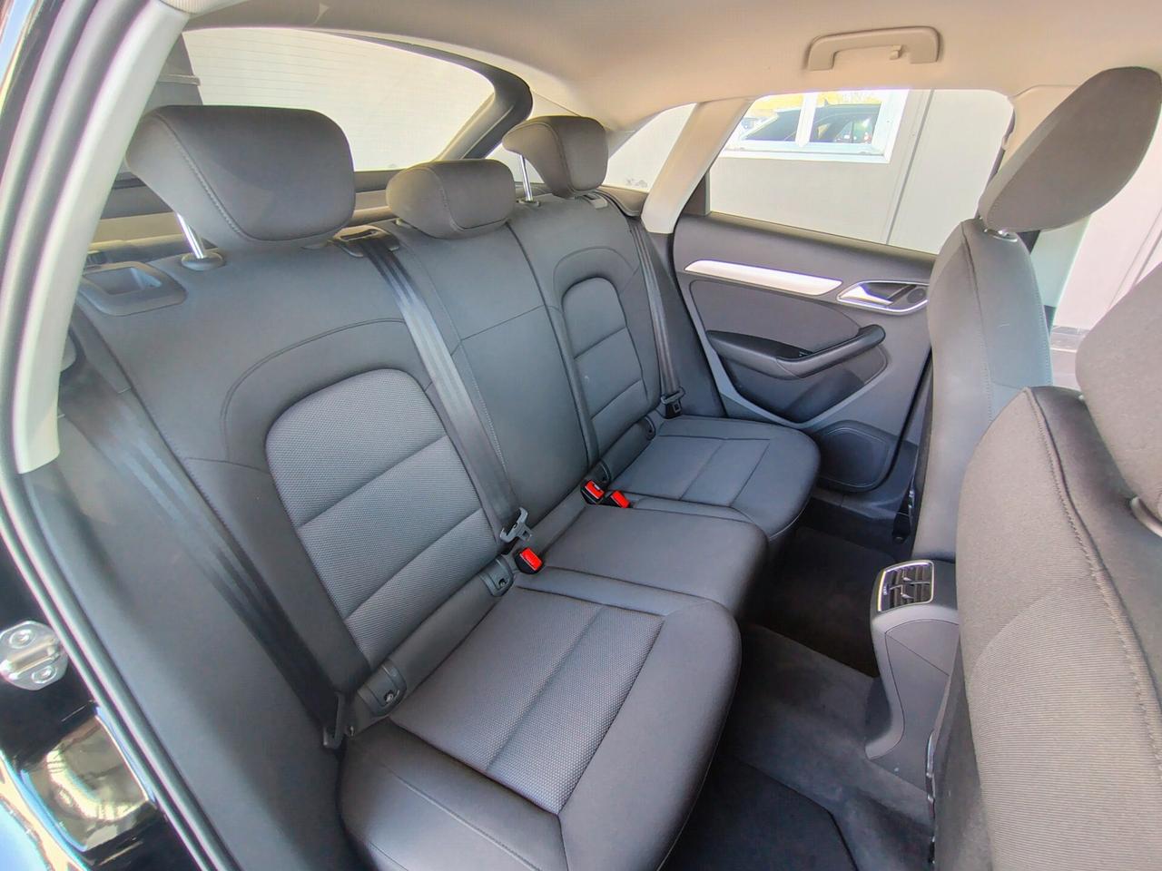 Audi Q3 2.0 TDI 120 CV S tronic Business