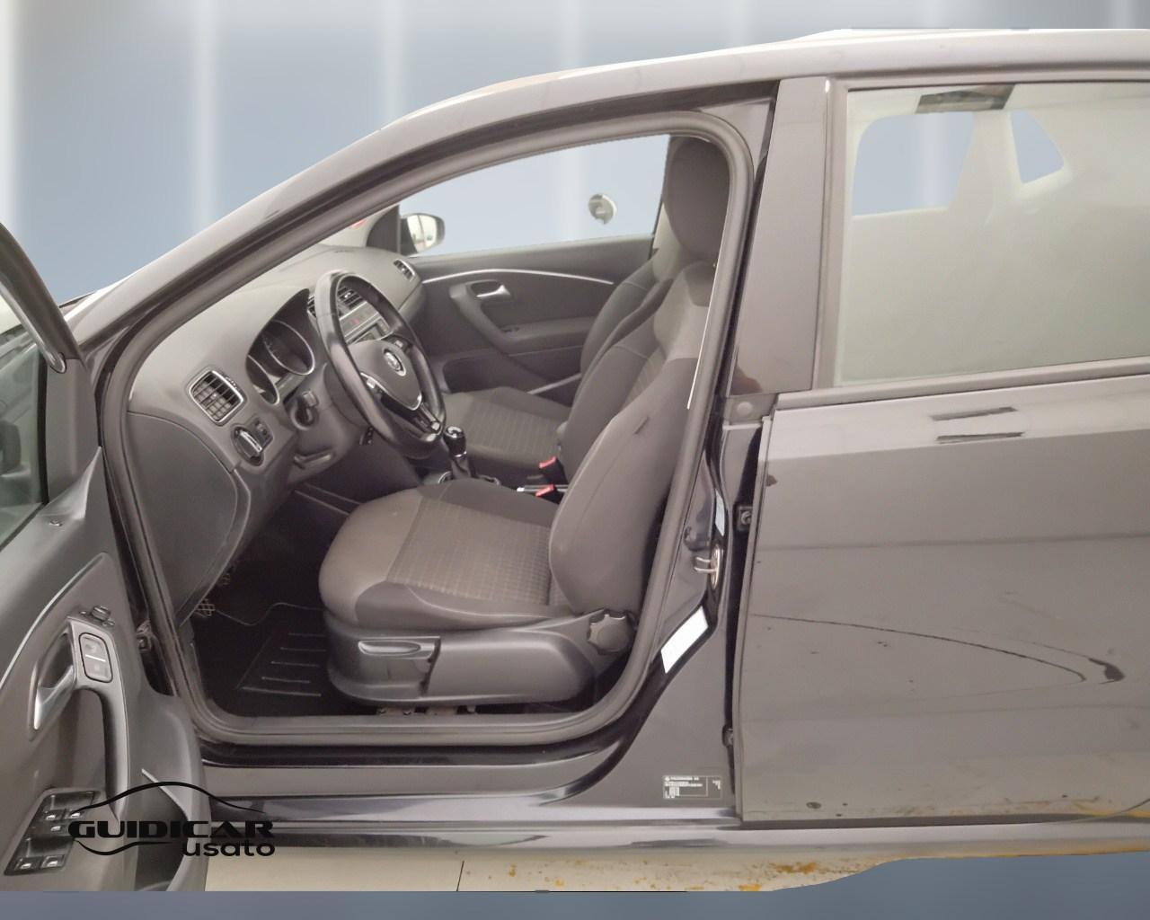 VOLKSWAGEN Polo V 2014 - Polo 5p 1.0 mpi Comfortline 75cv
