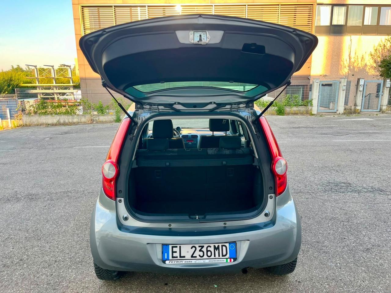 Opel Agila 1.2benz 2011 141.000km cambio automatico perfetta