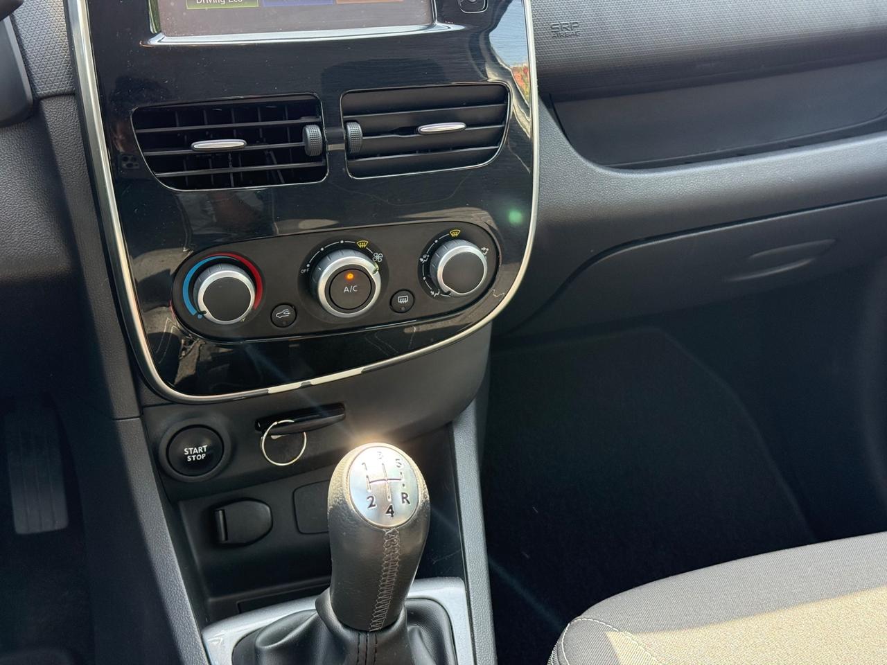 Renault Clio 1.2 75CV 5 porte LIMITED GARANTITA