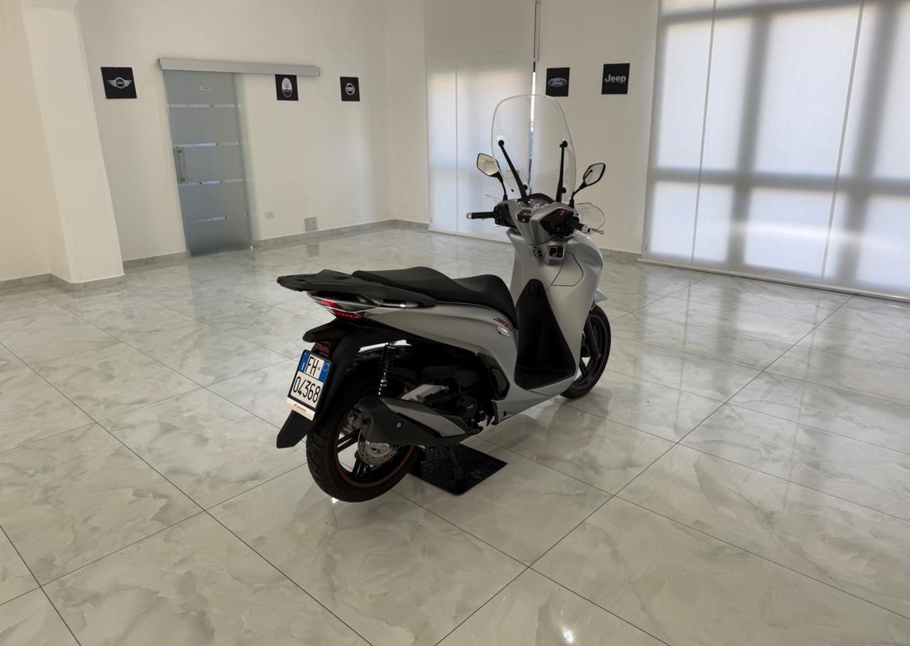 Honda SH 350 SPORT