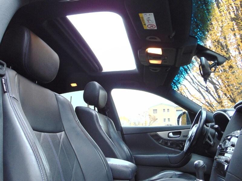 INFINITI QX70 3.0 diesel V6 AT S Premium