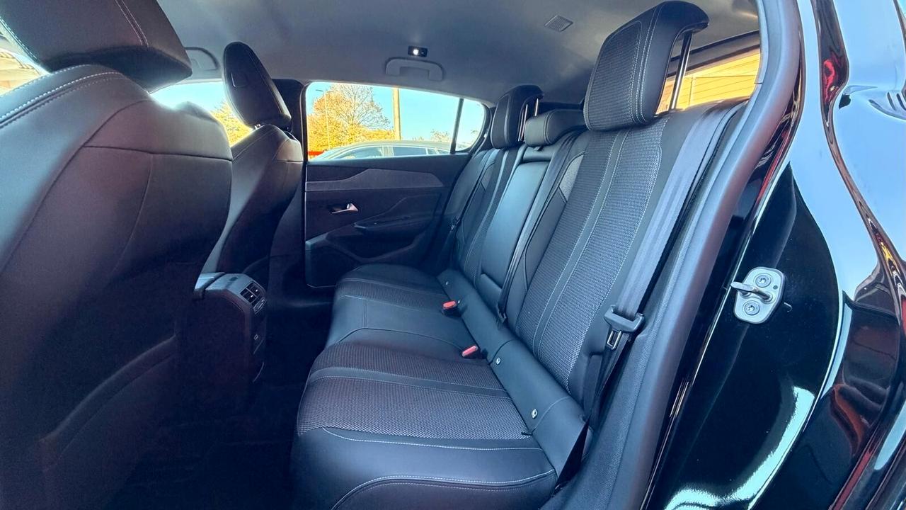 Peugeot 308 BlueHDi 130 S&S EAT8 GT Virtual cockpit