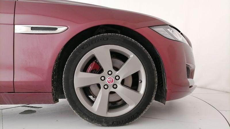 Jaguar XF 2.0d Pure Business edition 180cv