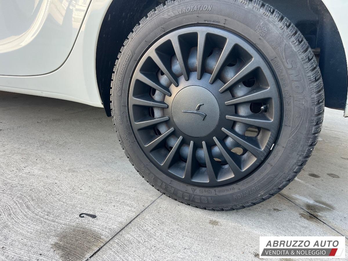 LANCIA Ypsilon 1.0 5p Hybrid Silver 16.000 KM