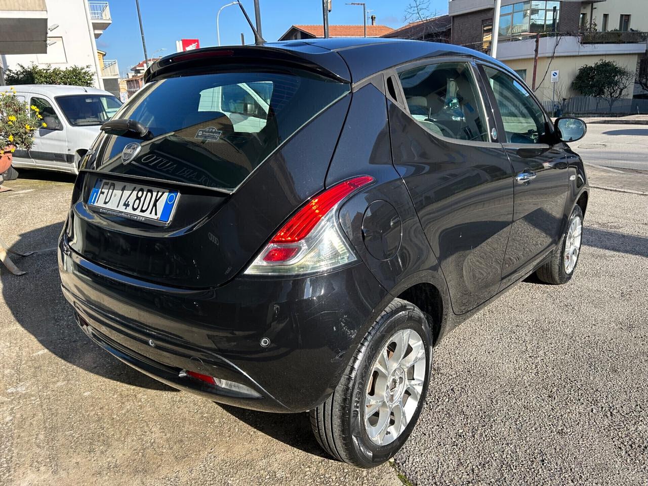 Lancia Ypsilon Benzina / Metano Ecochic Platinum Neopatentati