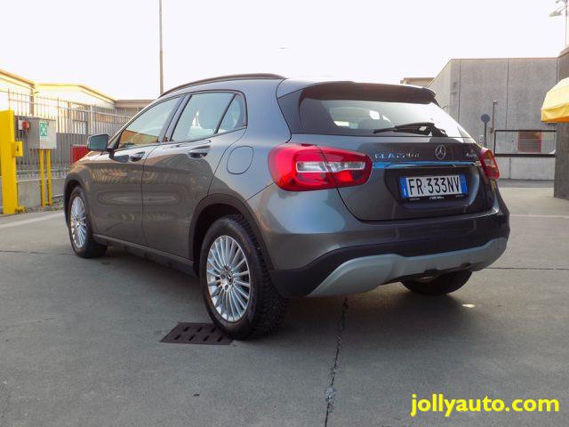 MERCEDES-BENZ GLA 220 d Automatic 4Matic Business