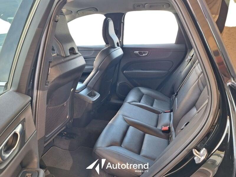 Volvo XC60 B4 197+14 CV AWD Automatica Mild Hybrid Momentum Pro