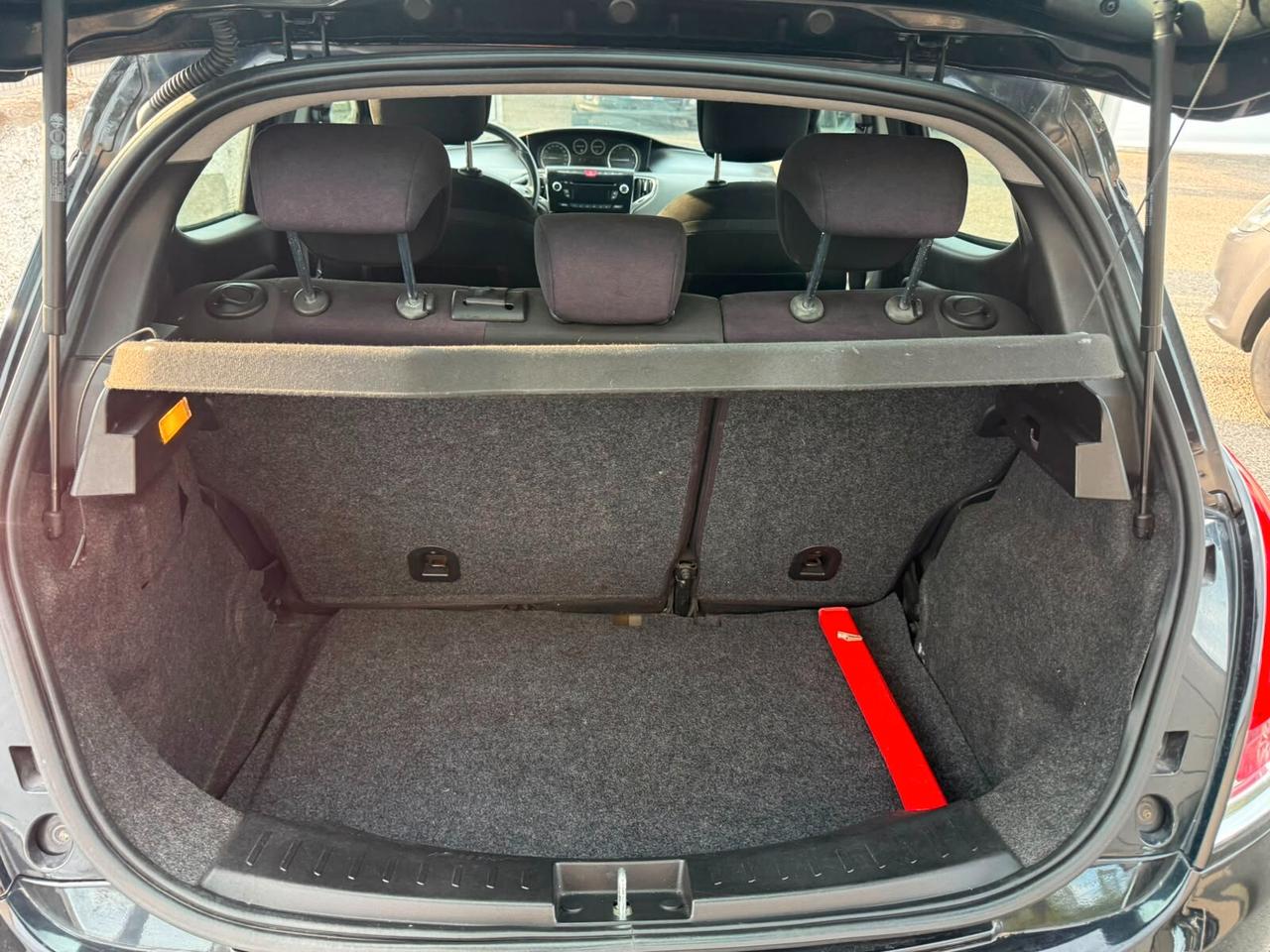 Lancia Ypsilon 1.3 Mjet (consuma olio)