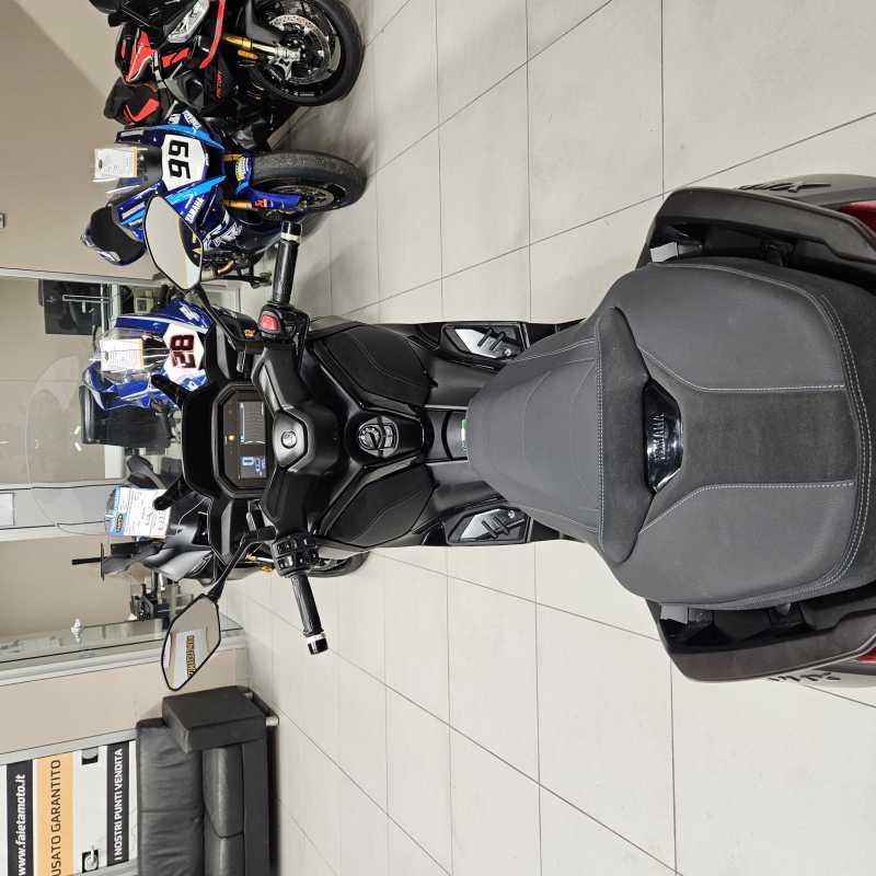 Yamaha X-Max 300 Tech Max - 2025