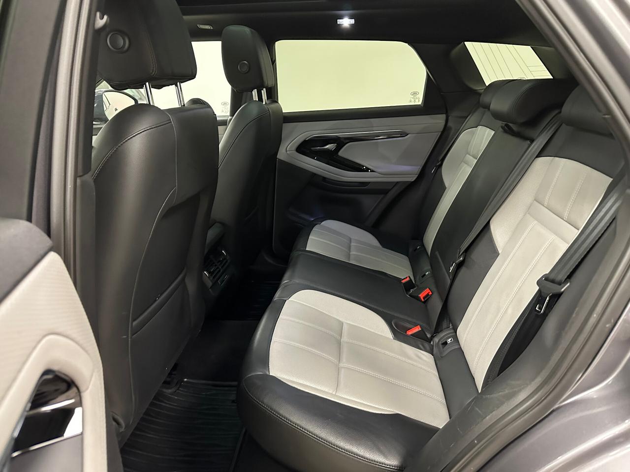 Land Rover Range Rover Evoque 2.0D I4-L.Flw 150 CV AWD Auto R-Dynamic S