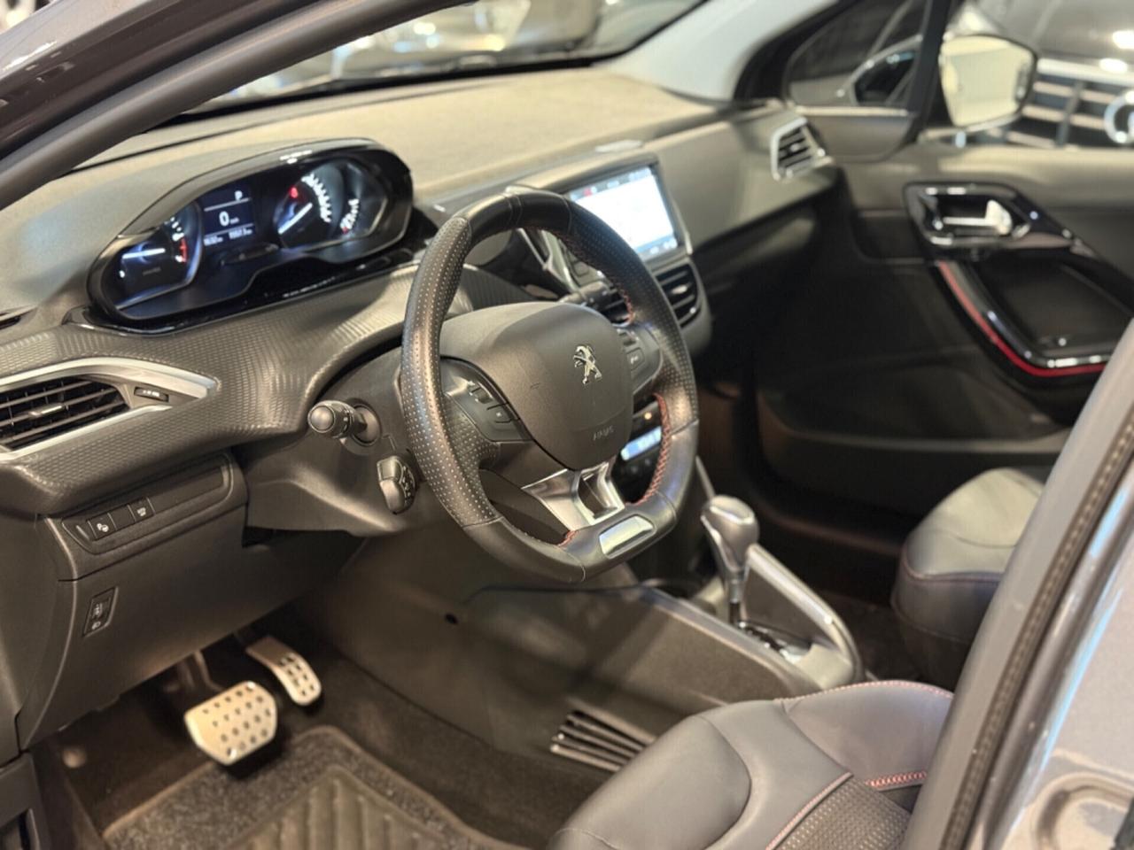 Peugeot 208 5p 1.2 GT Line 30.000KM! Sport
