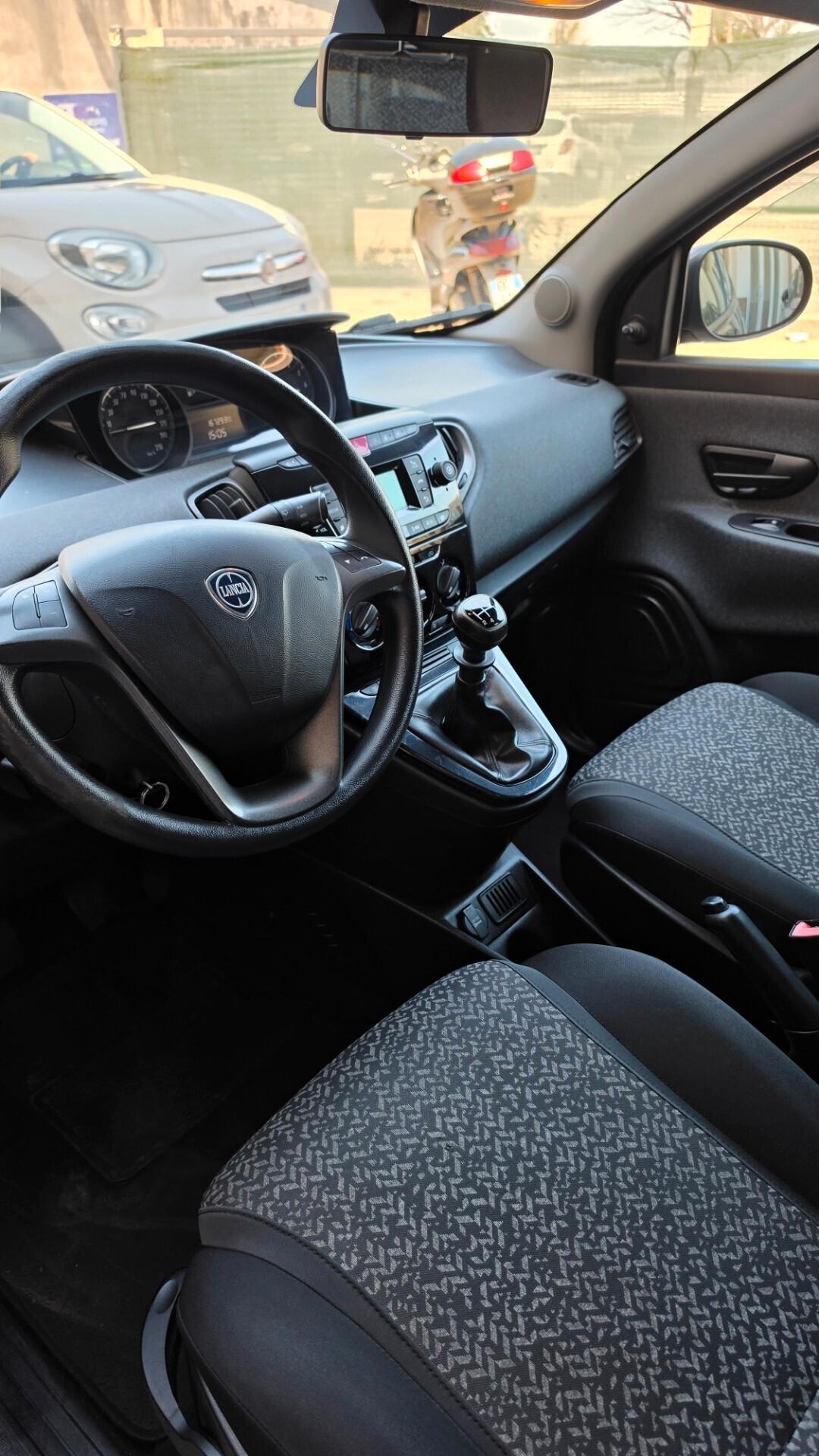 Lancia Ypsilon 1.2 69 CV 5 porte GPL Ecochic Elefantino Blu