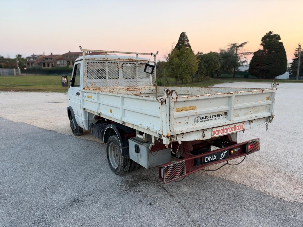 Iveco daily 35-8 cassone ribaltabile ruote gemellate