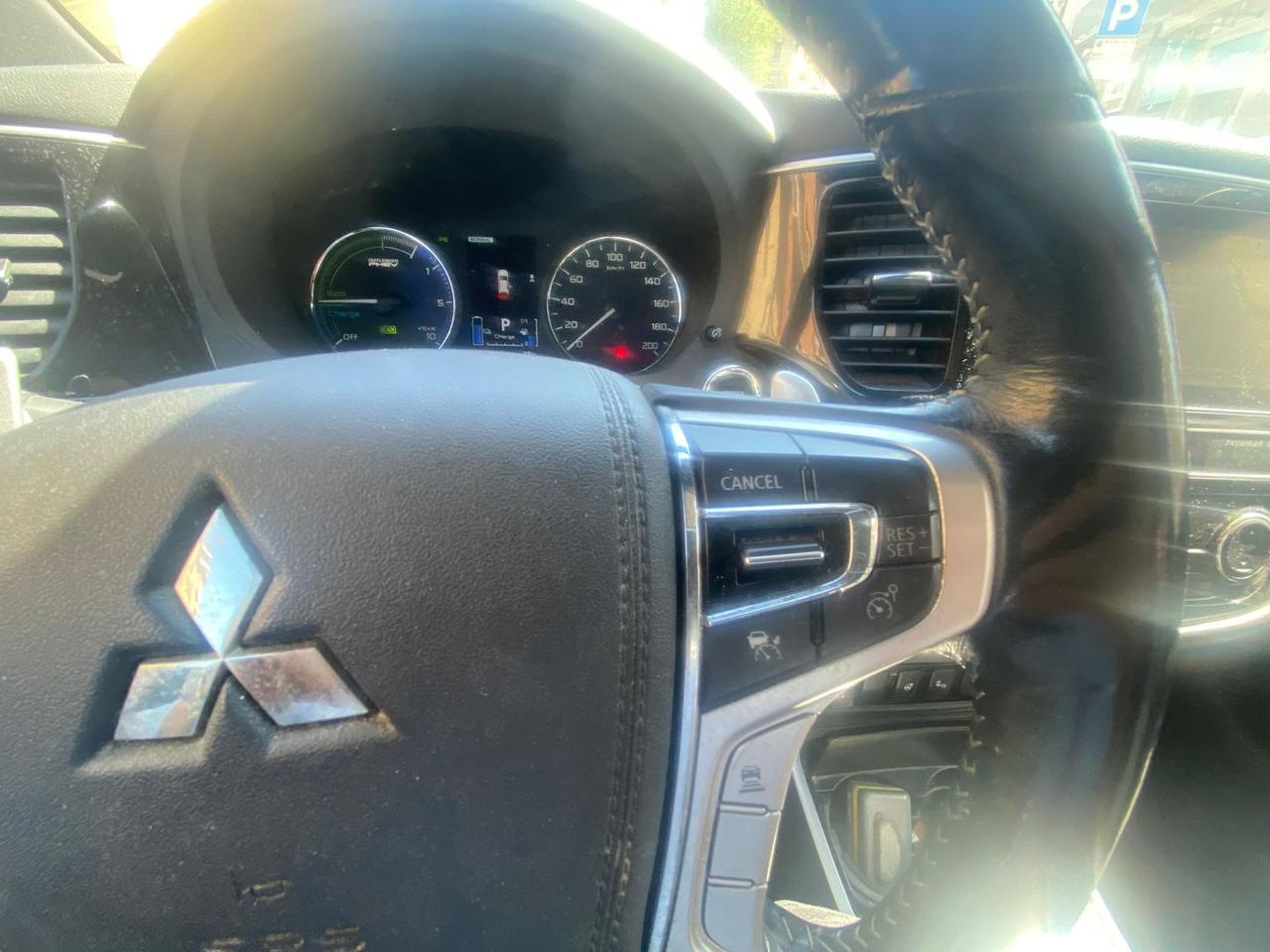 Mitsubishi Outlander 2.4 PHEV #50018