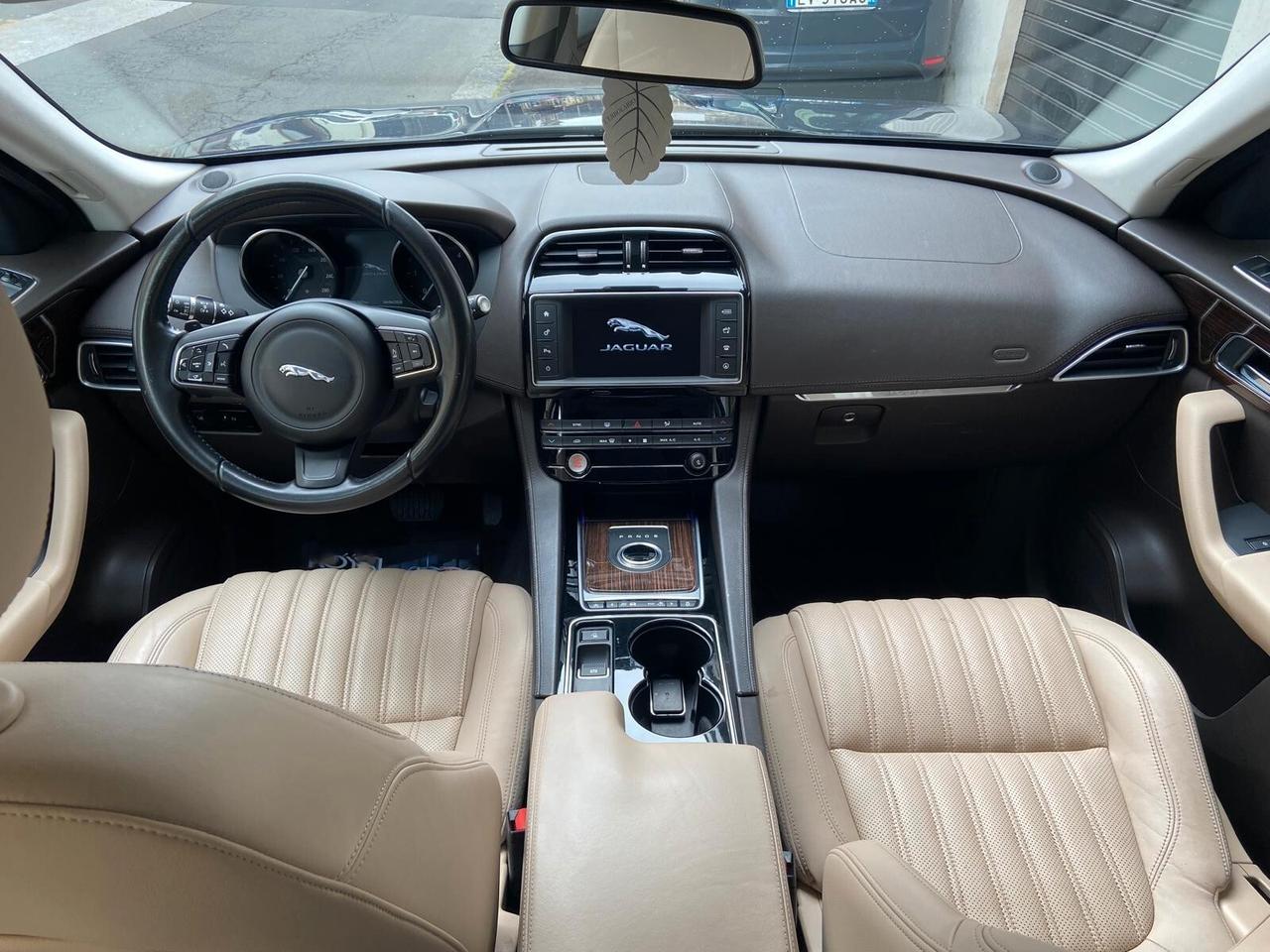 Jaguar F-Pace 2.0 D 180 CV AWD aut. Prestige