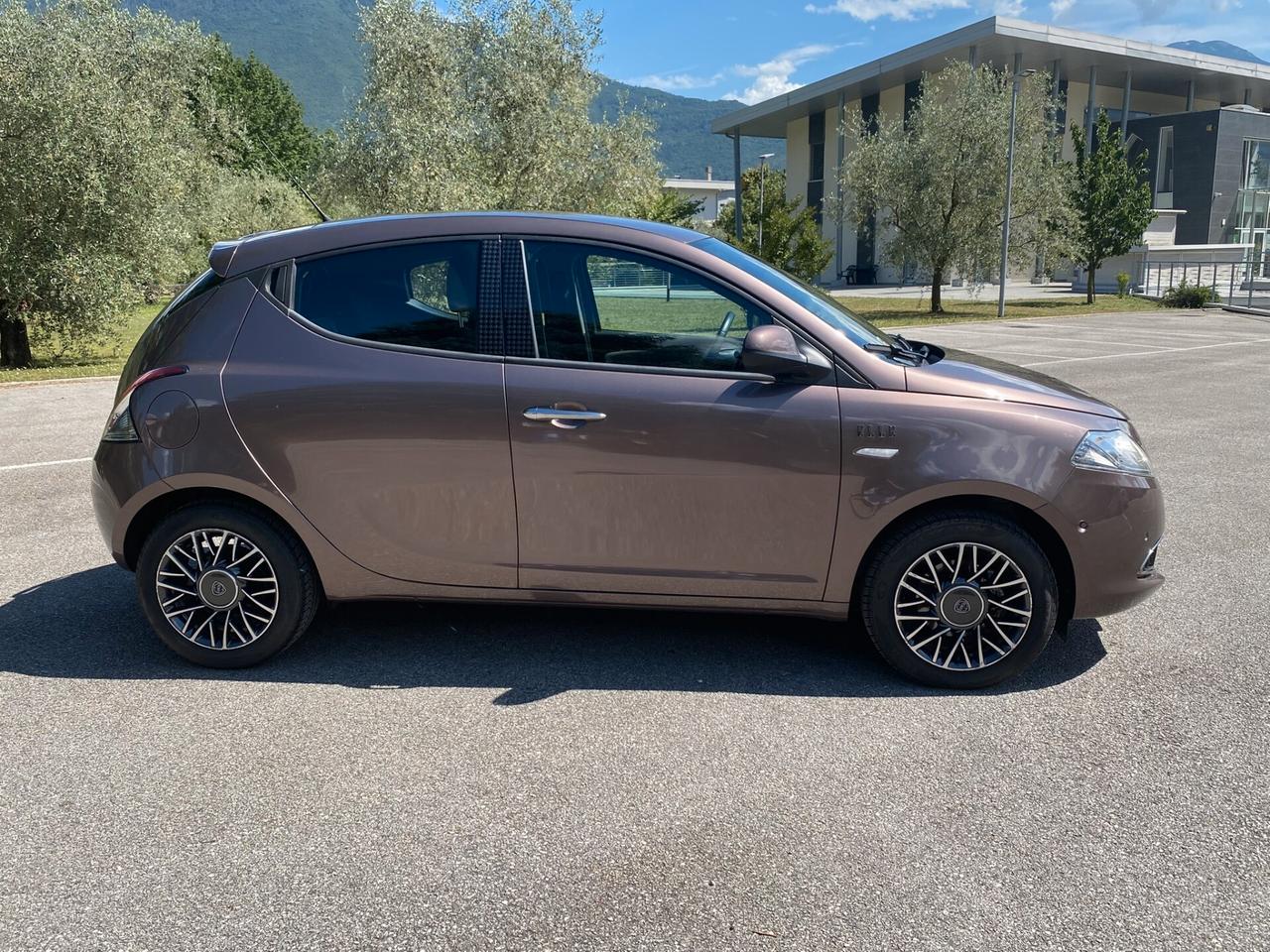 Lancia Ypsilon 1.2 69 CV 5 porte Elle