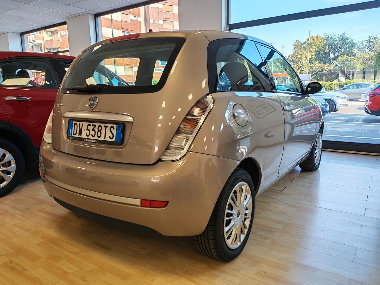 Lancia Ypsilon - TAGLIANDATA - tenuta MOLTO bene !!!