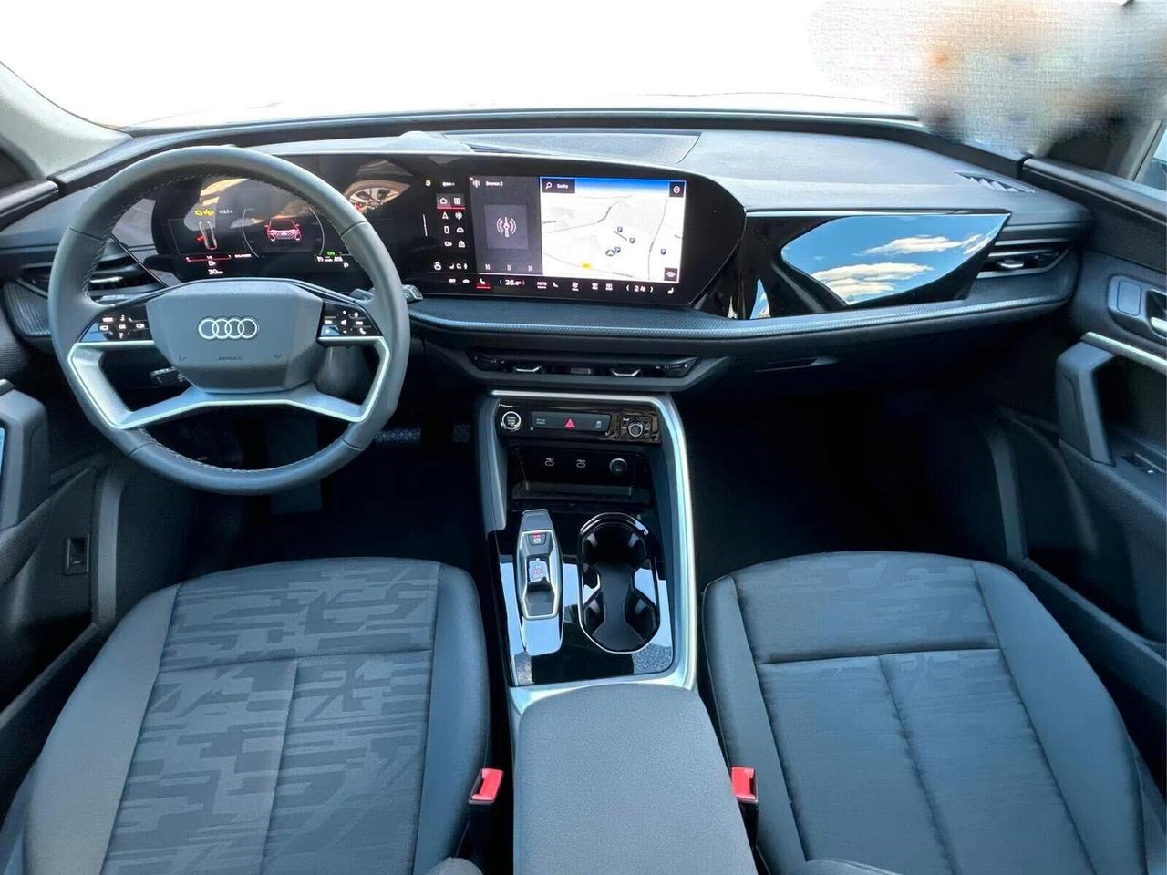 Audi Q5 quattro AHK+NAVI+LED+SHZ+PDC !!Finanzio Fini a 180 Mesi Ant 0 rata 200 mese!!