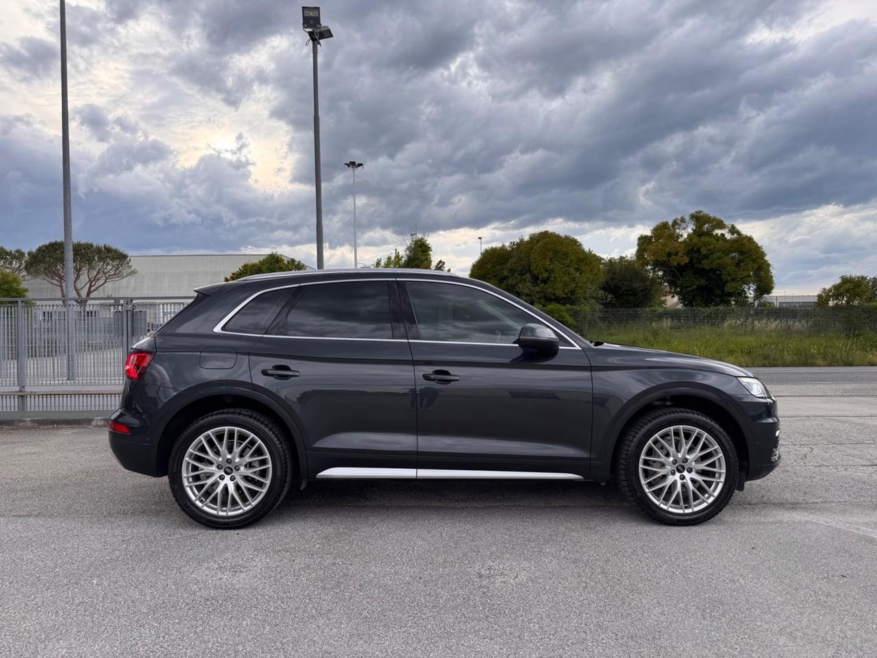 Audi Q5 2.0 TDI quattro S tronic Sport Matrix Luci Multicolor