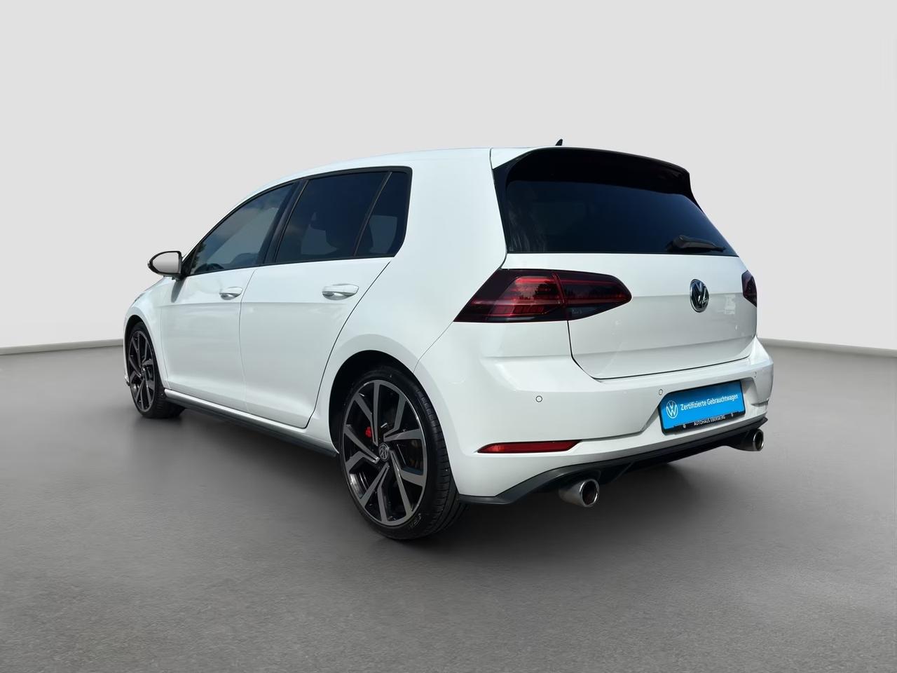 Volkswagen Golf GTI 2.0 TSI BlackStyle