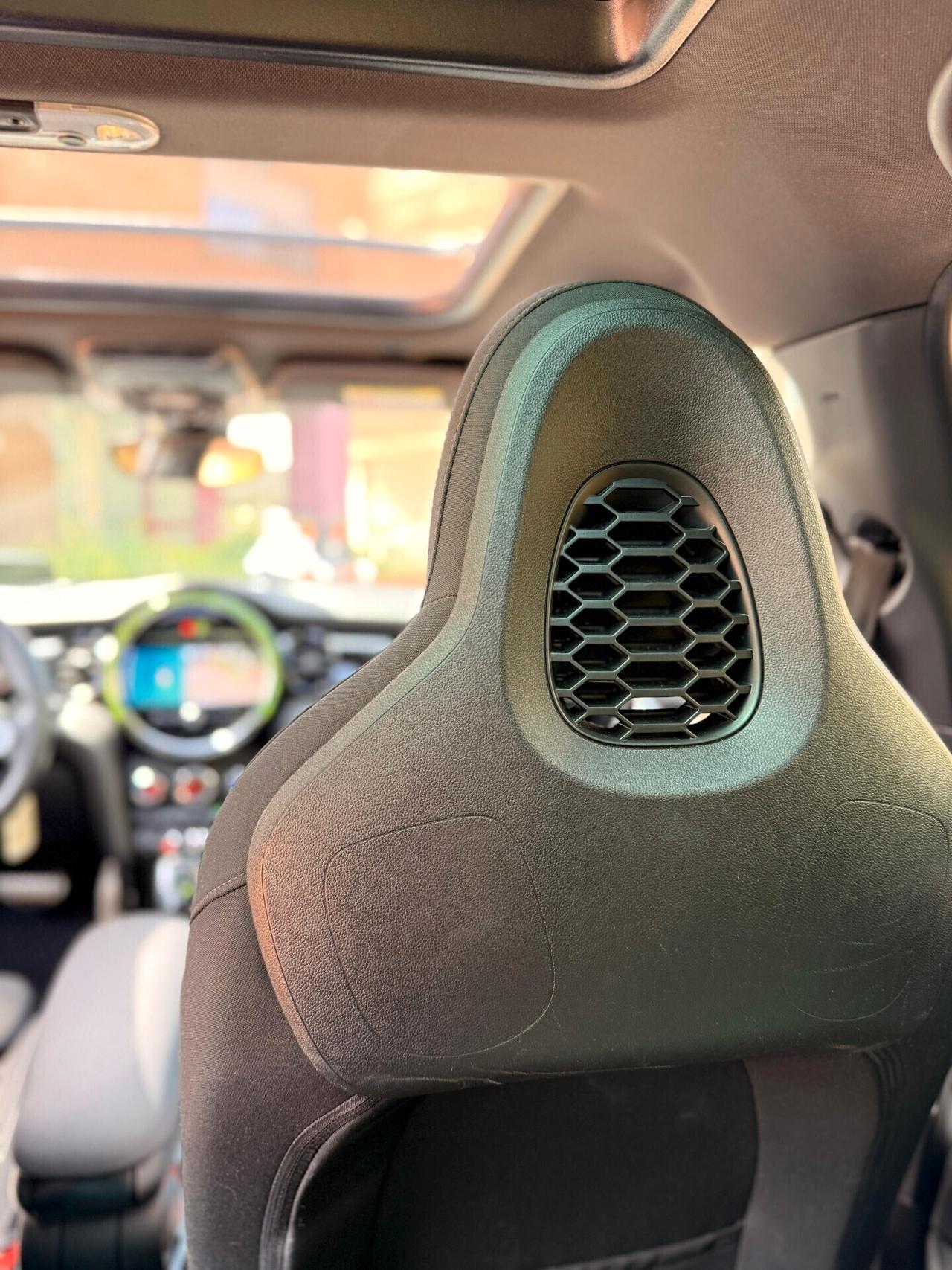 Mini Mini 2.0 John Cooper Works interno ed esterno