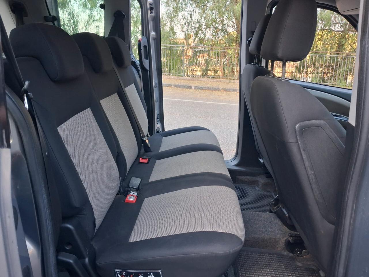 Opel Combo 1.6 CDTi 105CV Cosmo