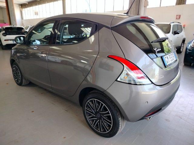 LANCIA Ypsilon 1.0 Hybrid Gold
