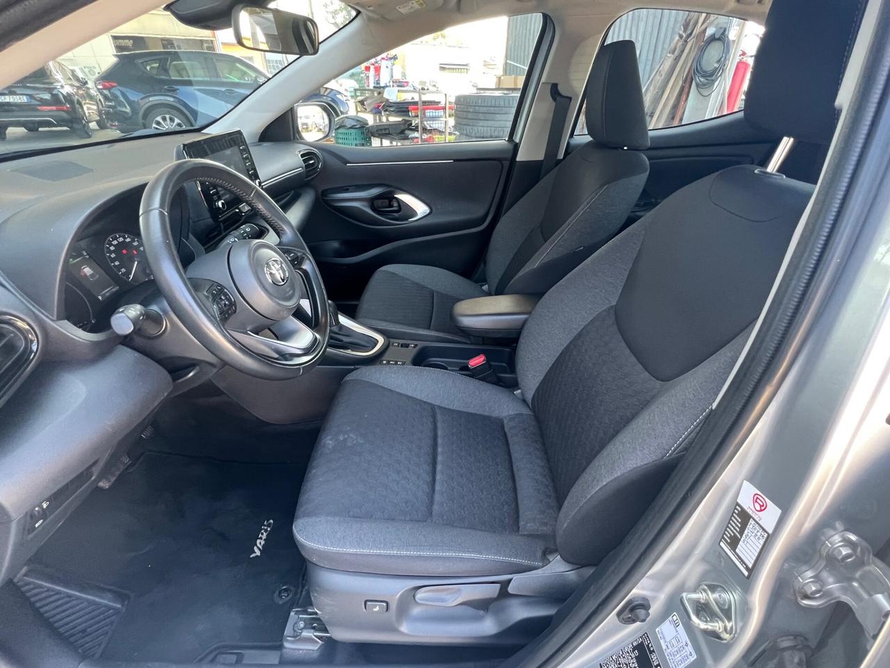 Toyota Yaris 1.5 Hybrid 5 porte Business FINANZIABILE