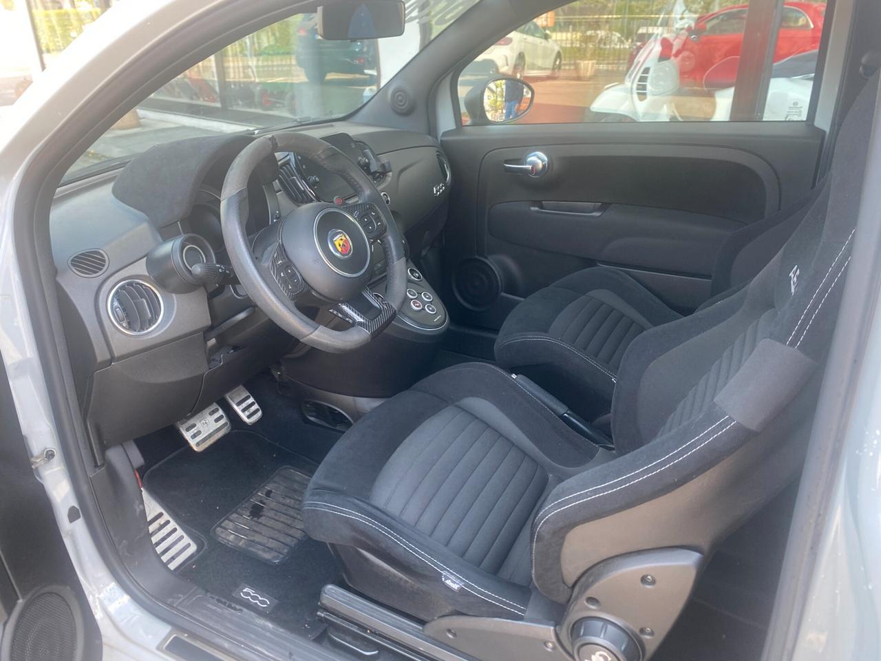Abarth 695 1.4 Turbo T-Jet 180 CV M.T.A.