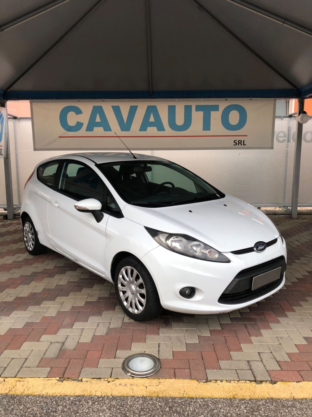 Ford Fiesta Ikon 1.4 TDCi 70CV 3 porte motore gi�� tagliandato - neopatentati