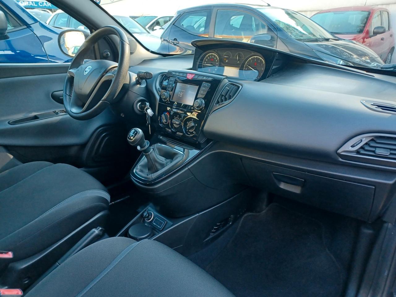 Lancia Ypsilon 1.2 5 porte Gold ANNO 2017 EURO 6