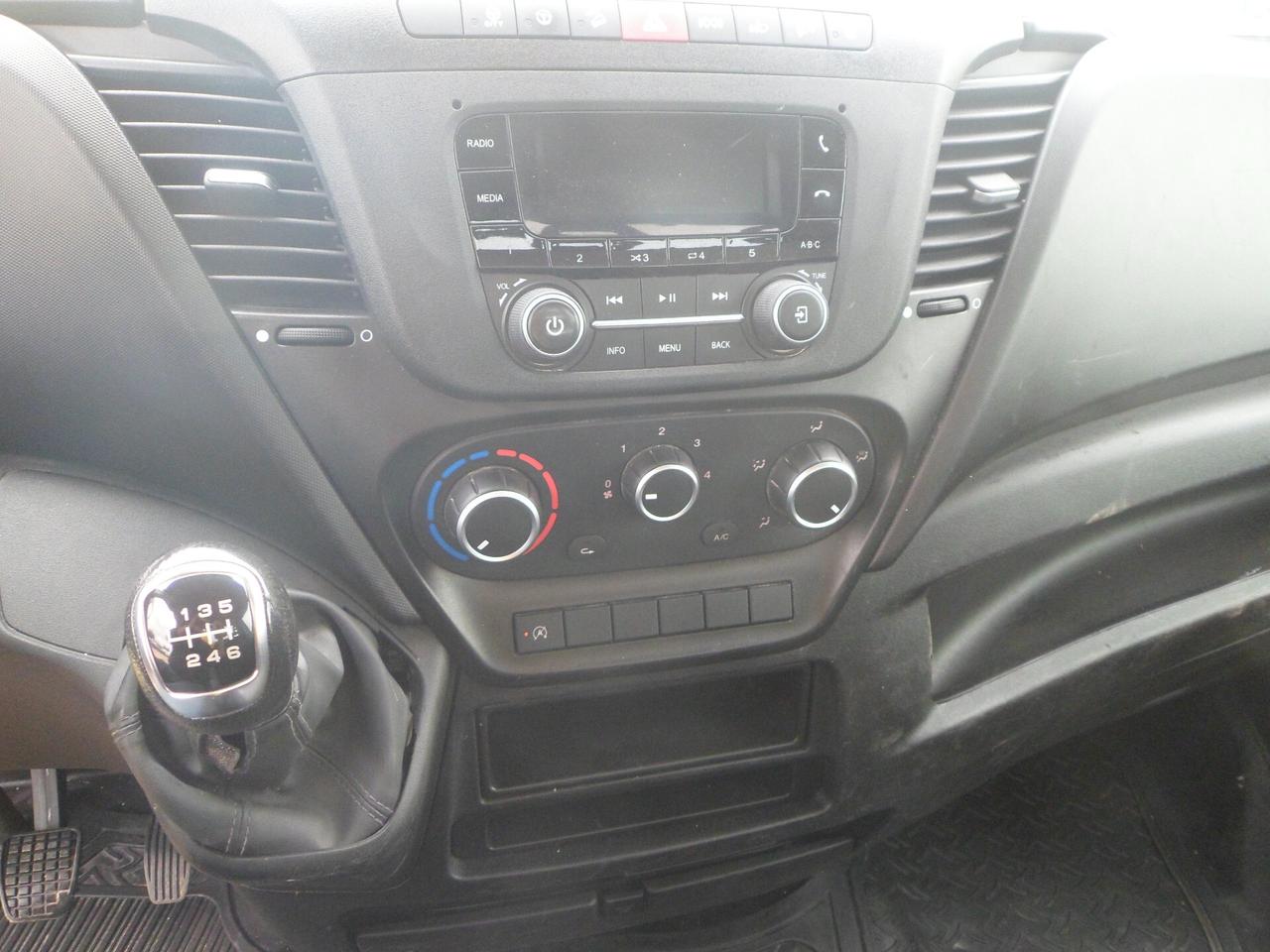 Iveco Daily 35c14 ribaltabile con gru