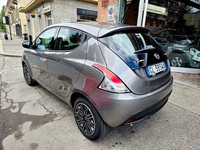 LANCIA Ypsilon 1.0 FireFly 5 porte S&S Hybrid Silver