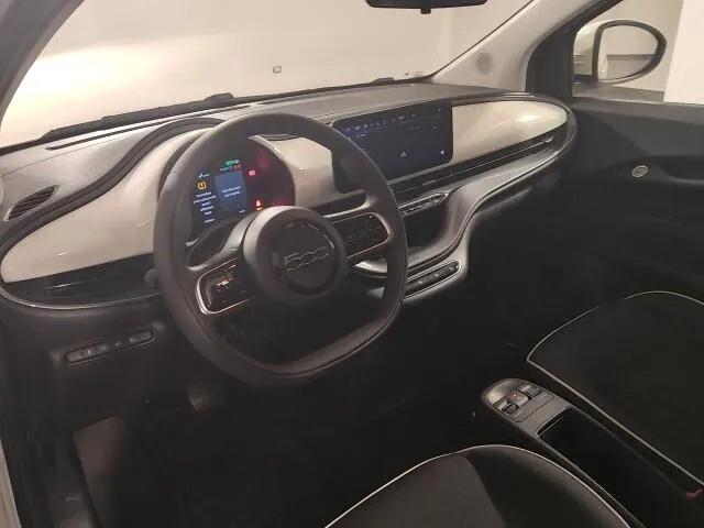 Fiat 500 500e Berlina 23,8 kWh La Prima