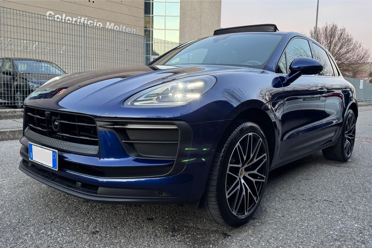 Porsche Macan cerchi 21, tetto, tagliandi Porsche