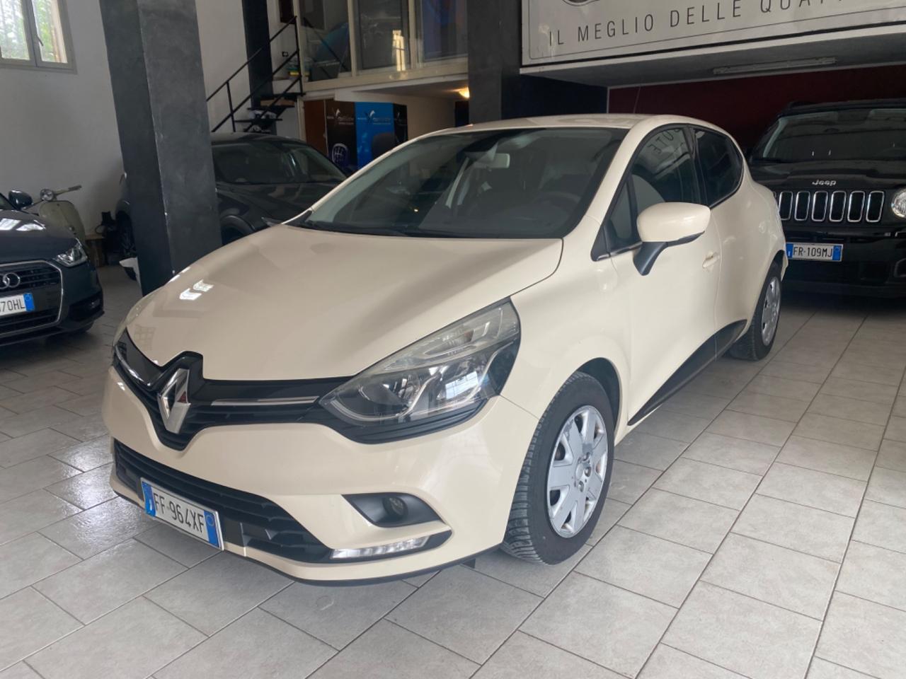 Renault Clio 1.2 75CV 5 porte NEOPATENTATI