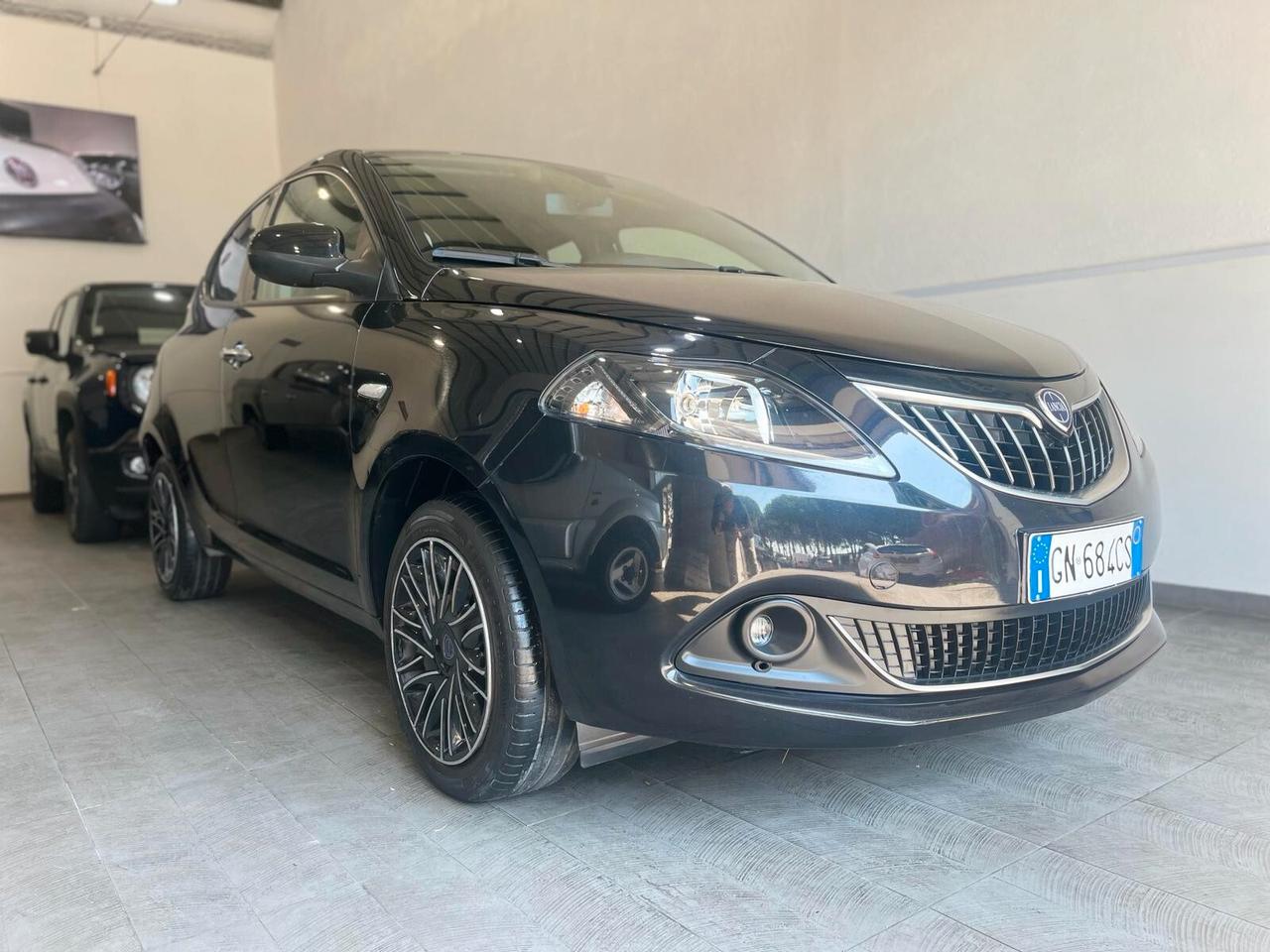LANCIA YPSILON 1.0 FIREFLY 5 porte Hybrid *GOLD* 2/2023 67MILAKM