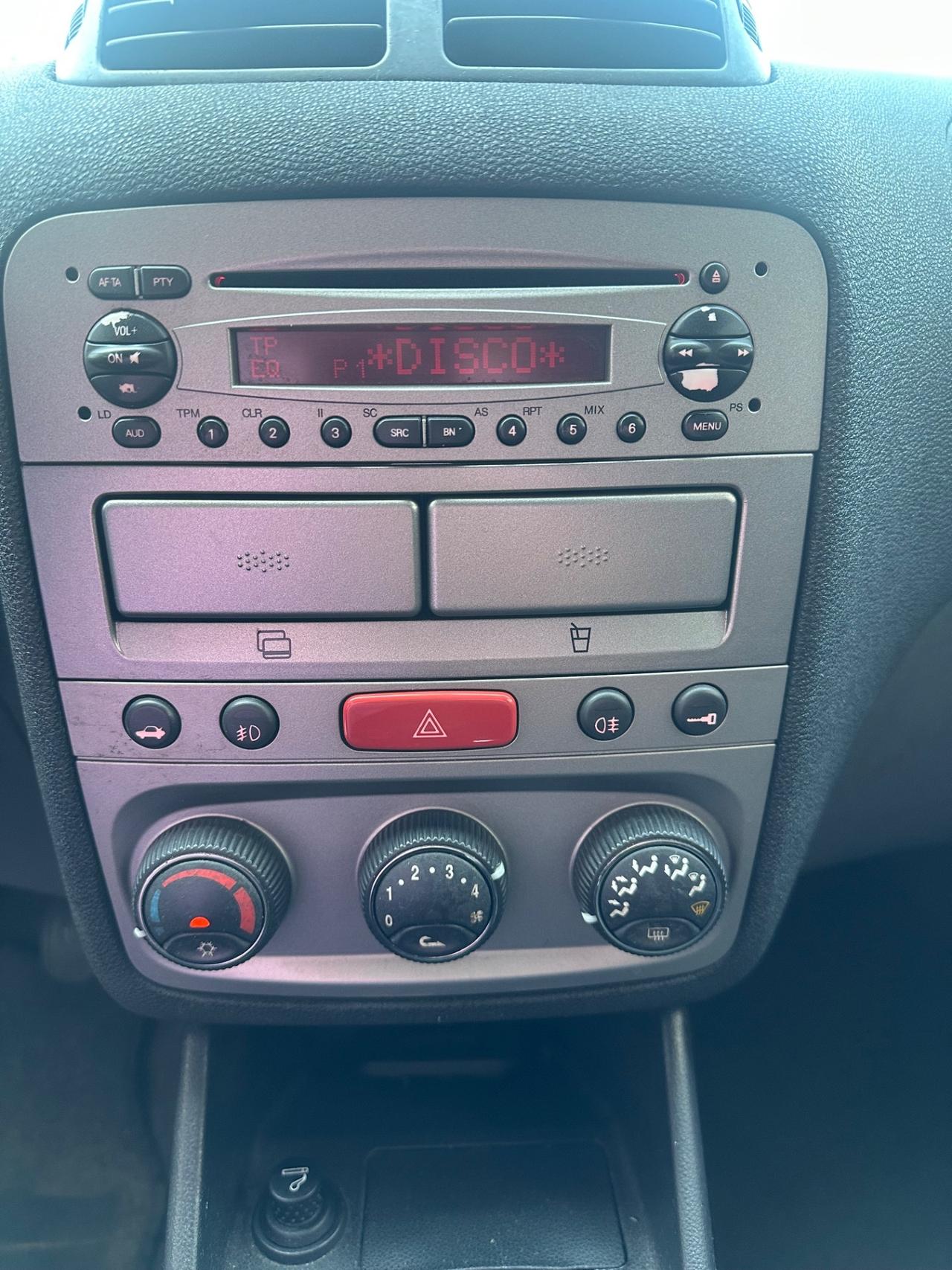 Alfa Romeo 147 1.6i 16V pochi km asi