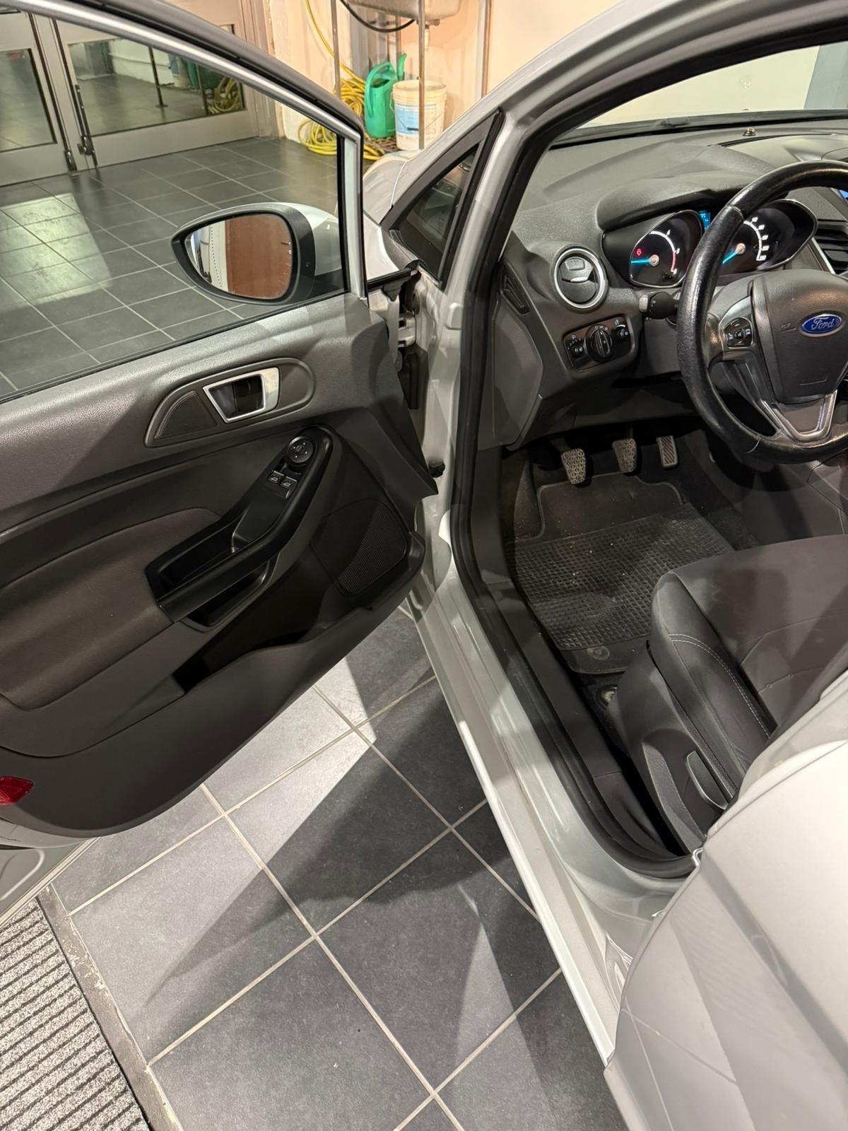 Ford Fiesta 1.5 TDCi -NEOPATENTATI-GARANZIA