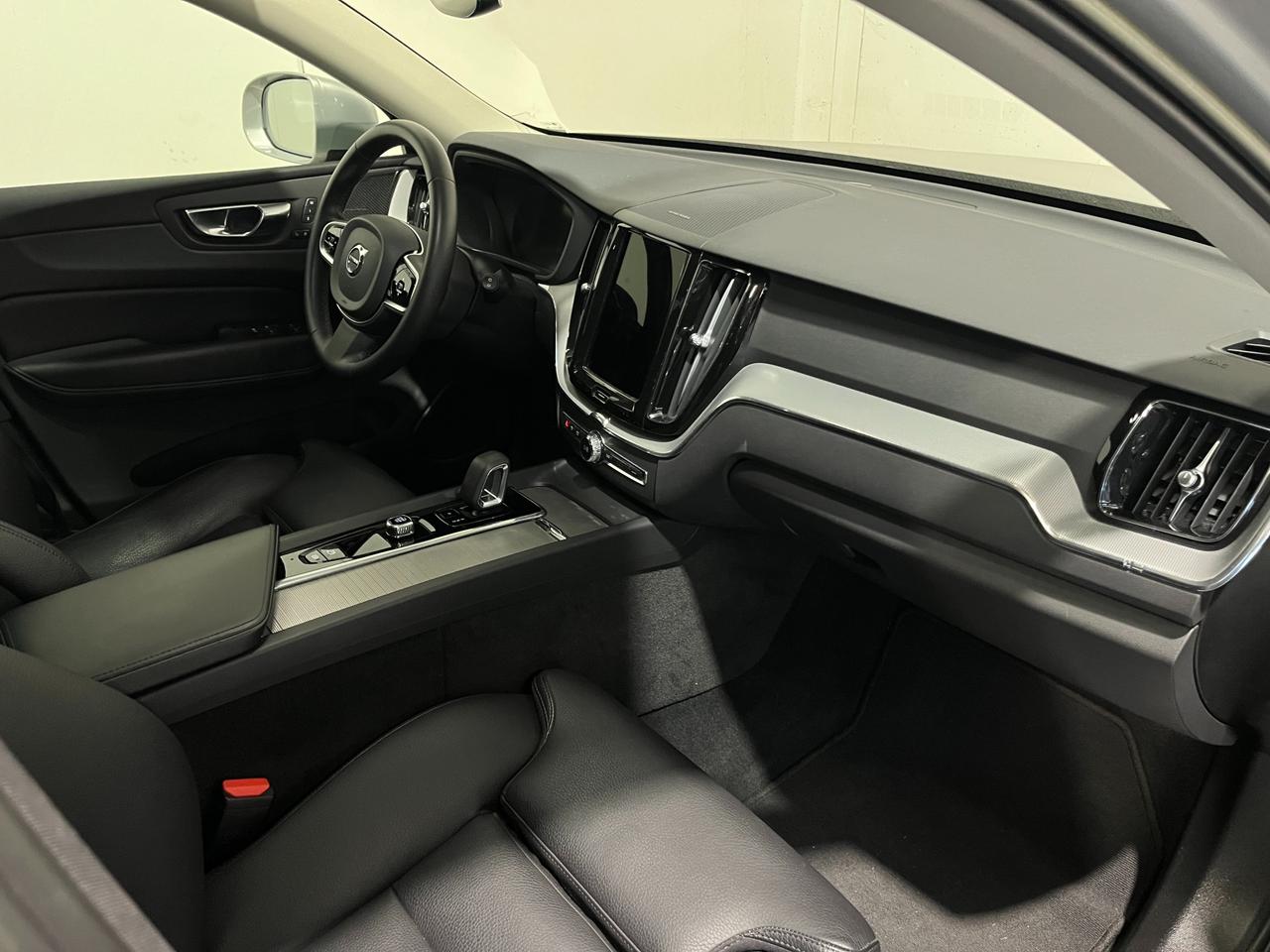 VOLVO XC60 2.0 B4 AUTO INSCRIPTON