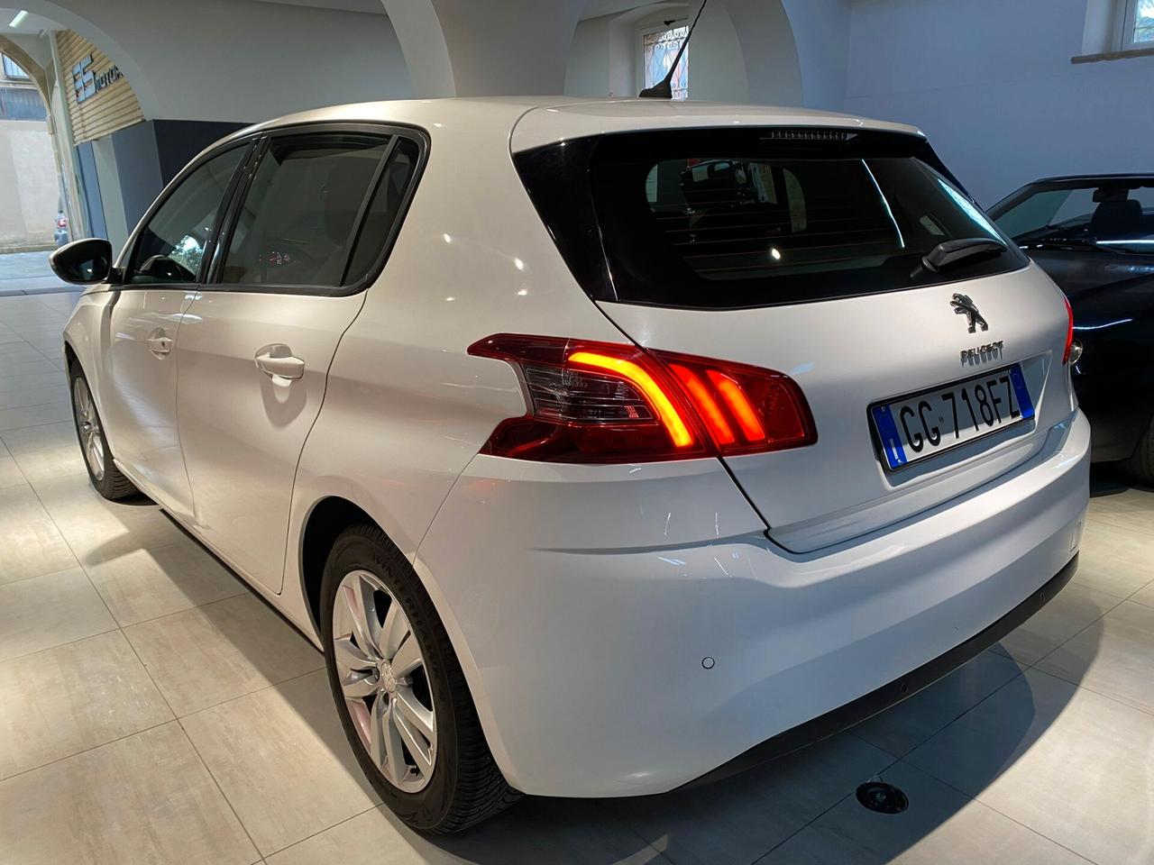 Peugeot 308 BlueHDi 130 S&S EAT8 Active Business