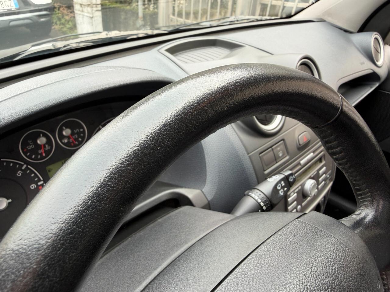 Ford Fiesta 1.2 16V 3p. Ghia