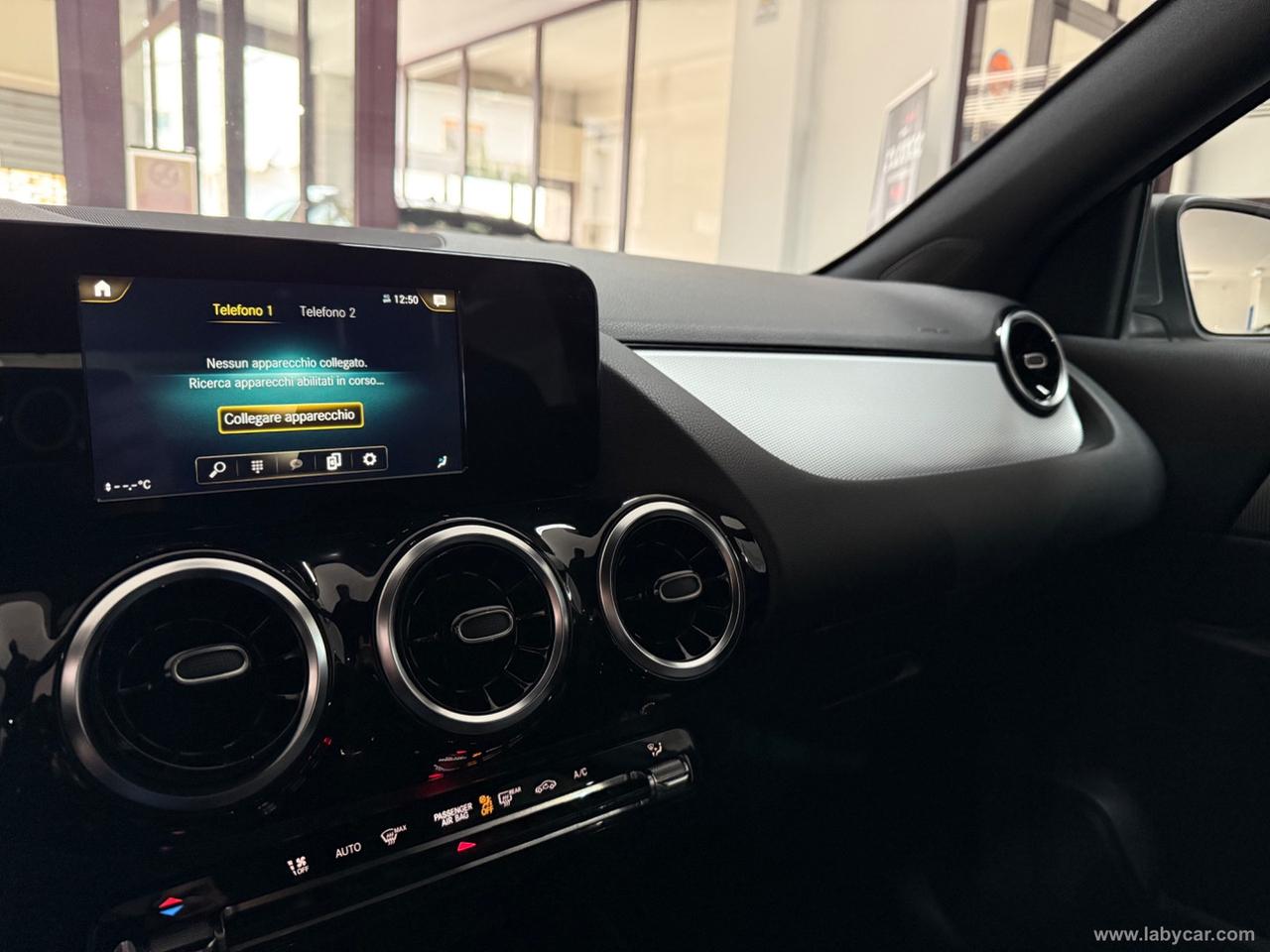 MERCEDES-BENZ GLA 200 d Automatic Sport FARI FULL LED - CARPLAY